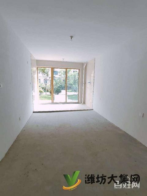 玫瑰公館一樓帶大院！送城市會客廳！三居，更名貸款，