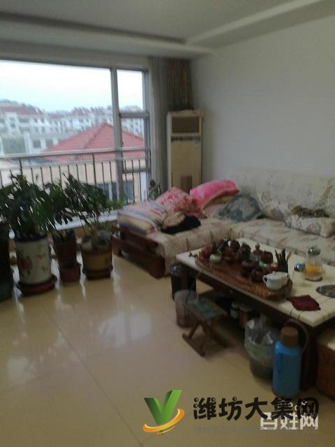 房緊鄰幼兒園小學